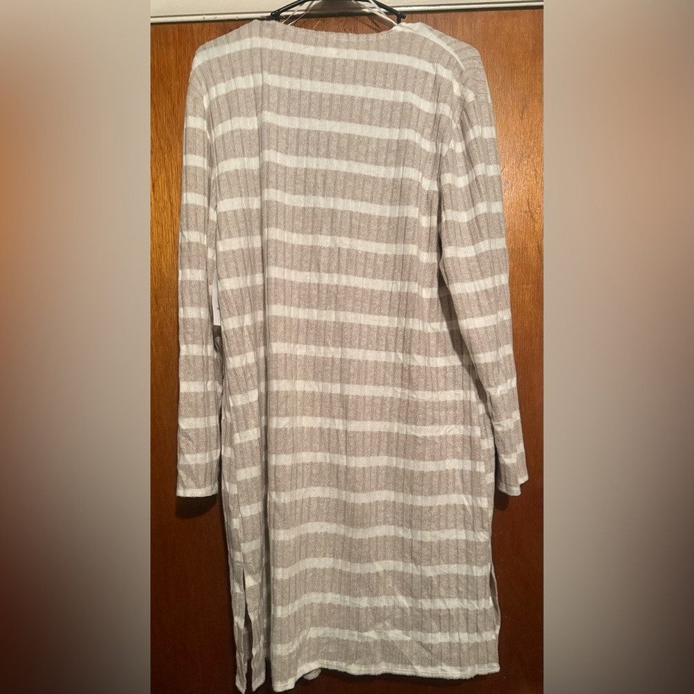 Cardigan - Picture 2 of 5